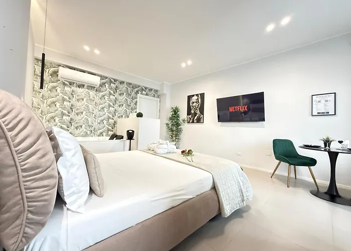 Luxury - Cavour * Bari