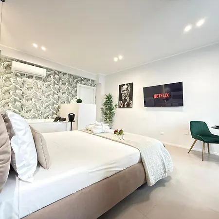 Luxury - Cavour * Bari